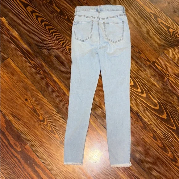 Women’s Francesca’s Harper Light Blue Skinny Jeans Size 25 - Picture 3 of 8